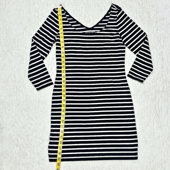 BOGO🎉Striped Tunic Top - Picture 2 of 4